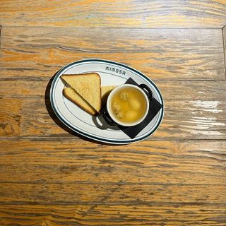 Бульйон з мітболами і перепелиним яйцем (170 мл))