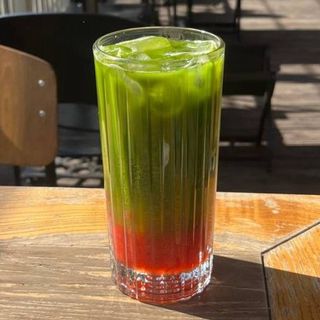 Лимонад Матча-Полуниця