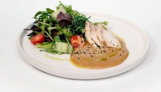 Японський цезар з куркою (210г)