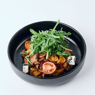 Теплий салат з телятиною і карамелізованими баклажанами (265г)