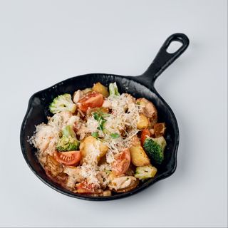 Картопля запечена з куркою та овочами (350 г)