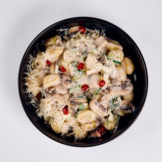 Ньокі у вершково грибному соусі (370 г)