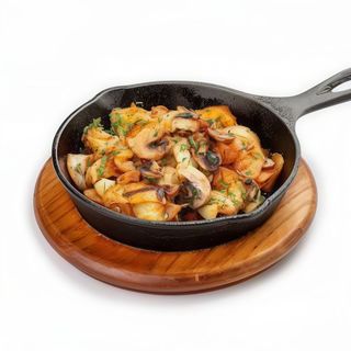 Картопля смажена з білими грибами (200/50гр)