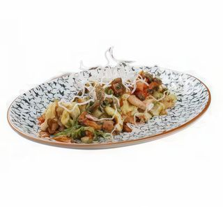 Салат з хрустким черевцем лосося (220гр)