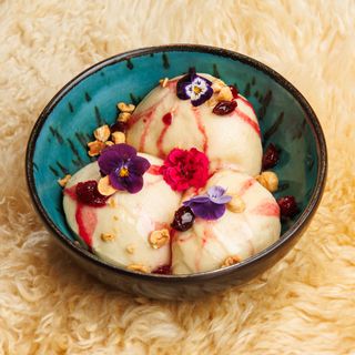 Парові вареники з вишнею (130 г)