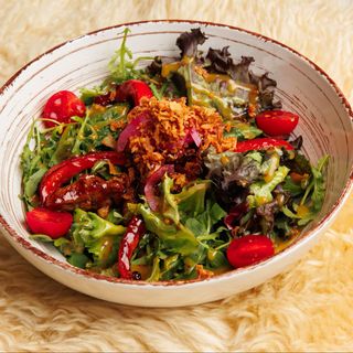 Теплий салат з телятиною (240 г)