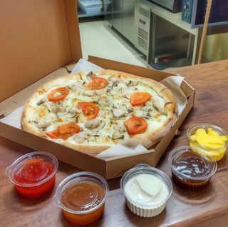 Піца Куряча з грибами (530г)