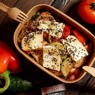 Салат з індичкою та овочами (280г)