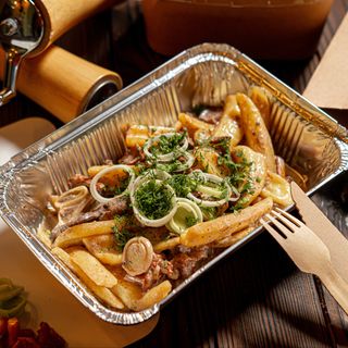 Сковорідка з телятиною і лисичками