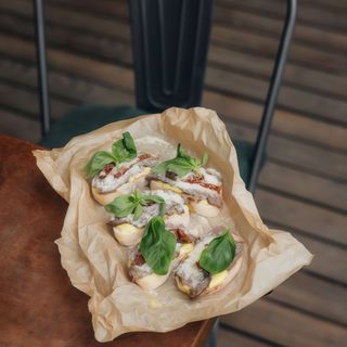 Брускетти з яловичиною (180г)