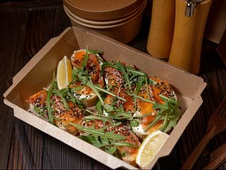 Брускетти з лососем та авокадо (180г)