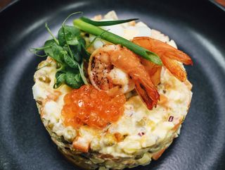 Олів'є з тигровою крветкою та червоною ікрою (250г)