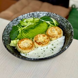 Сирники солоні з авокадо