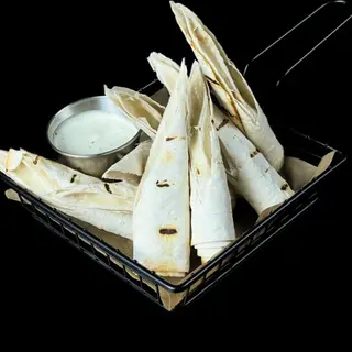 Сирні палички гриль у лаваші з соусом (180г)