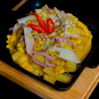 Сковорідка з курячим філе та кукурудзою (380 гр)