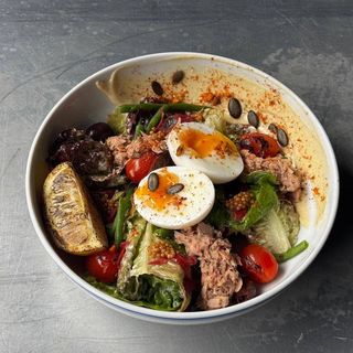 САЛАТ З ТУНЦЕМ