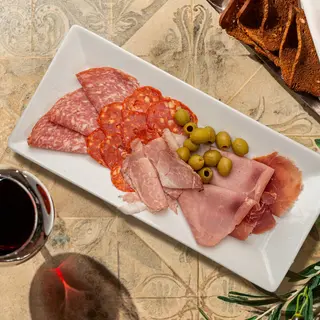 Тарілка м'ясних делікатесів (170г)