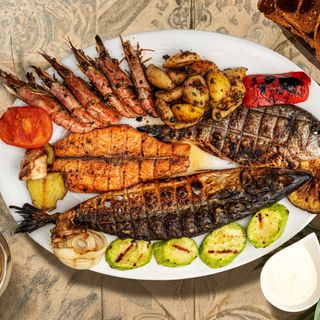 Таця рибна на компанію (1600г)