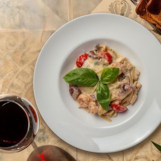 Паста Лінгвіні з морепродуктами (400г)