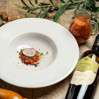 Фірмовий гаспачо, подаємо з тартаром із тунця (280г)