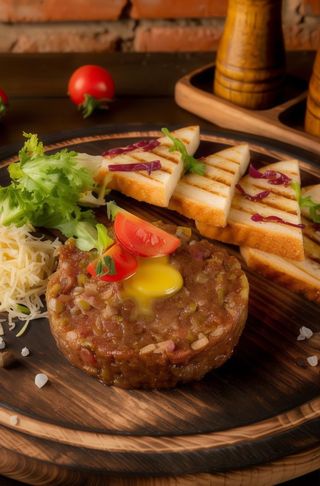 Тар-тар з телятини з тостами (240г)