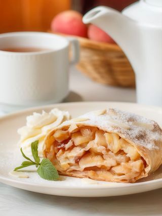 Штрудель з яблуком(250г)