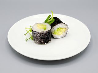 Макі з авокадо (110г)