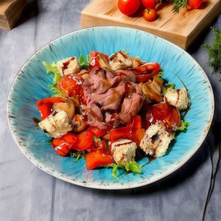 Салат теплий з телятиною (320г)