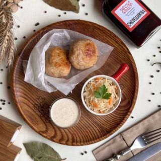 Рибні котлети зі щуки та соусом хрін (160/30г)