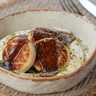 Сирники з солоною карамеллю 