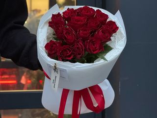 Букет №27 Червона троянда Мадам Ред 15 шт. (55 см)