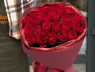 Букет №22 Червона троянда Мадам Ред 25 шт. (55 см)