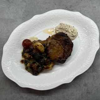 Пепер-стейк зі свинини з овочами