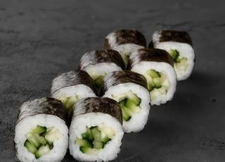 Рол з огірком