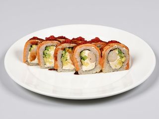 Рол з лососем татакі, манго та креветками 