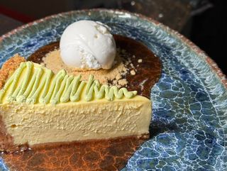 Чізкейк манго-фісташка