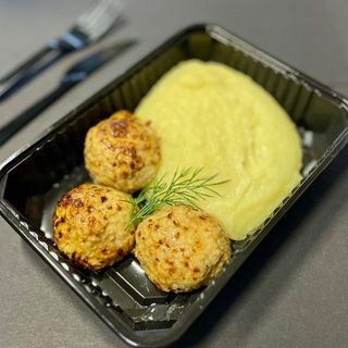 Котлети із індички з пюре (270г)