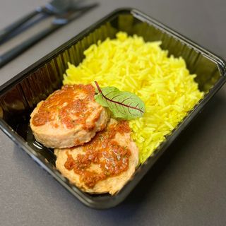 Парові битки з лосося на подушці з риса (280г)