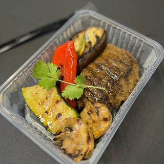 Теляча корейка з овочами (300г)