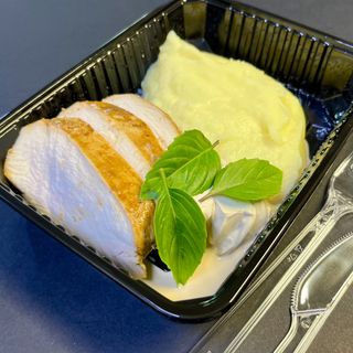 Куряча грудка з картопланим пюре