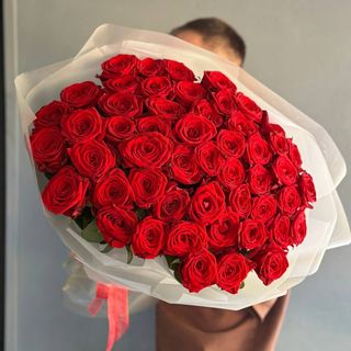 51 червона троянда