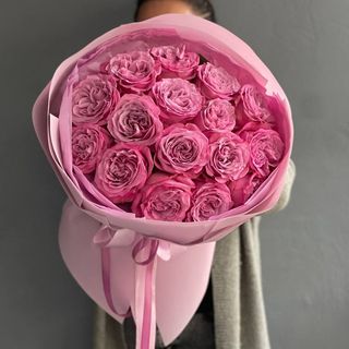 Букет из рожевих троянд Queen Crown (M)