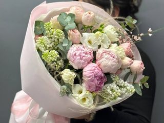 Букет квітів 212