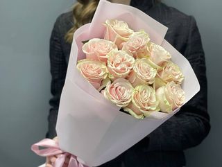 Букет троянд рожевих