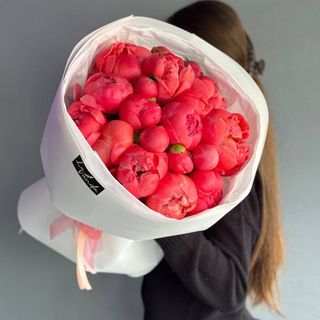 Букет з 19 коралових півоній №21084
