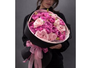 Букет з півоноподібних троянд