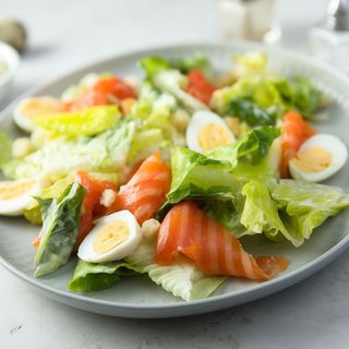 Салат Цезар з сьомгою (250г)