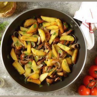 Смажена картопля з печерицями