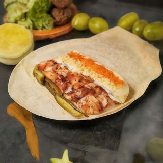 Шаурма з куркою, сиром та морквою