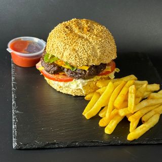 Бургер БІФ з картоплею